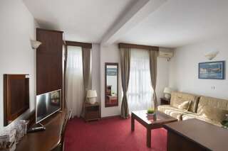 Отели типа «постель и завтрак» Villa Ljubanovic Будва Стандартный двухместный люкс с 1 кроватью-3