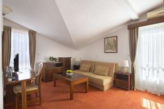 Отели типа «постель и завтрак» Villa Ljubanovic Будва Люкс с балконом-4