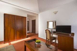 Отели типа «постель и завтрак» Villa Ljubanovic Будва Люкс с балконом-5