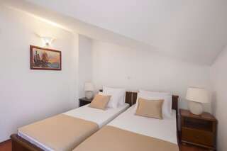 Отели типа «постель и завтрак» Villa Ljubanovic Будва Люкс с балконом-8