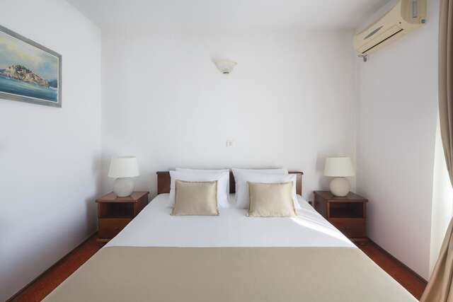 Отели типа «постель и завтрак» Villa Ljubanovic Будва-9